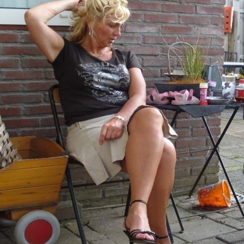 Toiletslaaf gezocht sexcontact zuid holland Man zoekt geile vrouw erotiche massage rotterdam