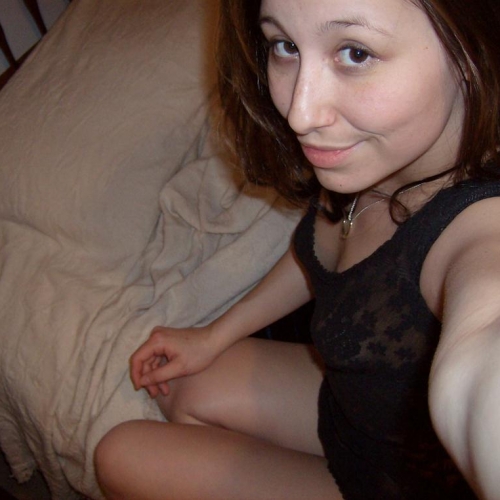 Chatinbed